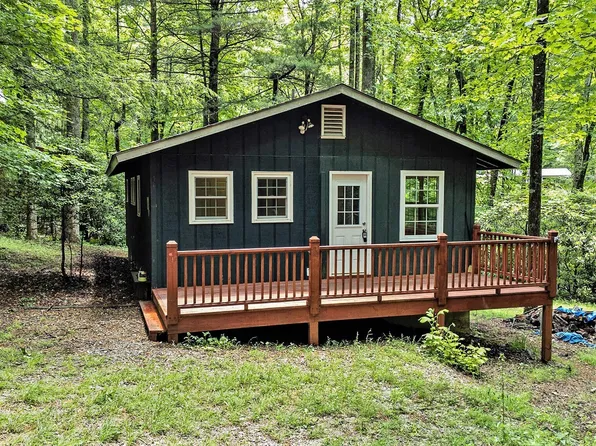 605 Happy Hollow Cir, Suches, GA 30572