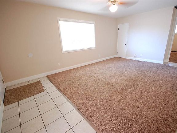 4th image of 205 W Plaza Dr