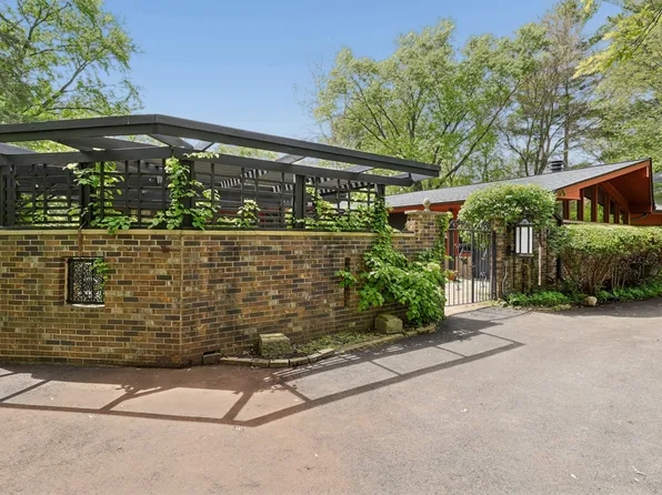 28W521 Purnell Rd, West Chicago, IL 60185