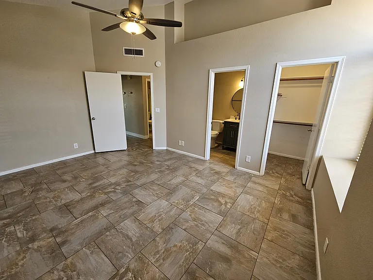 Master Bedroom, Ensuite Bathroom, Walk in Closet