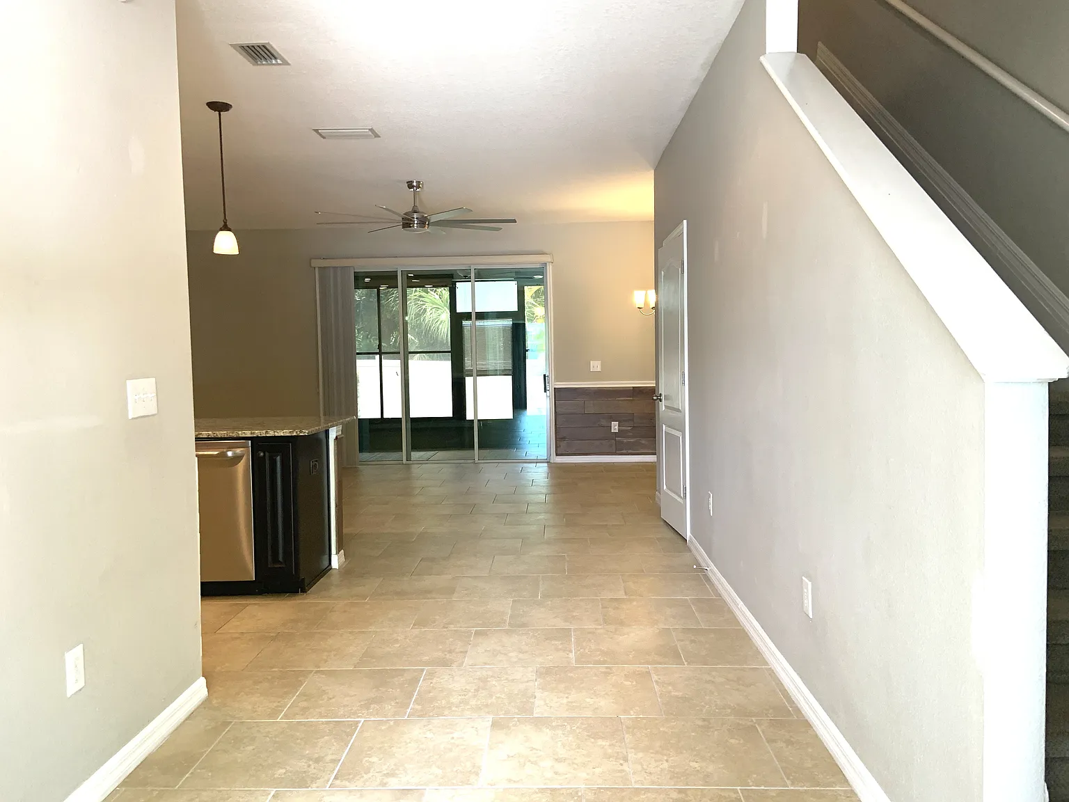 3 bed, 2.5 bath, 1568 sqft, $2,495 — Photo 3
