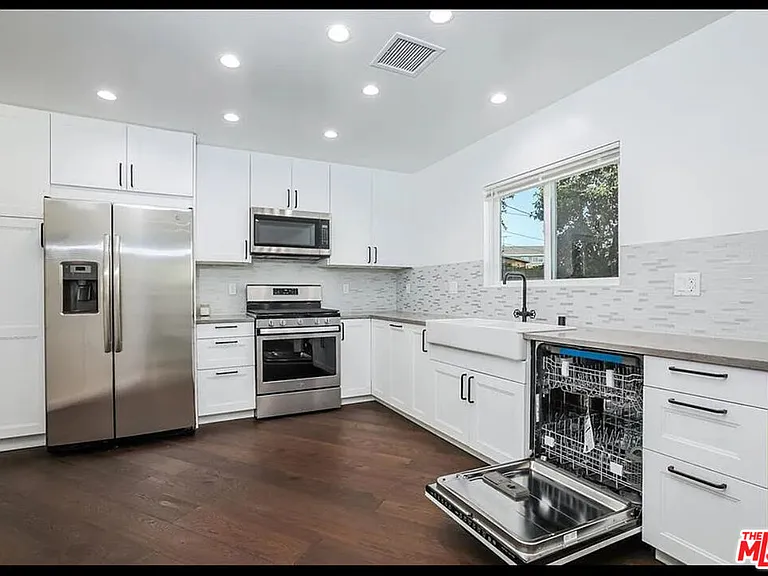 6147 Will Rogers St — Photo 4