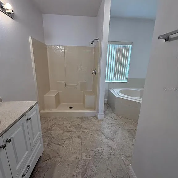 315 Edgewood Ct — Photo 10