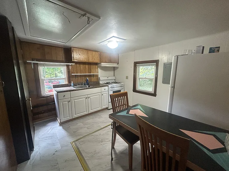 1075 Cape St #4 — Photo 5