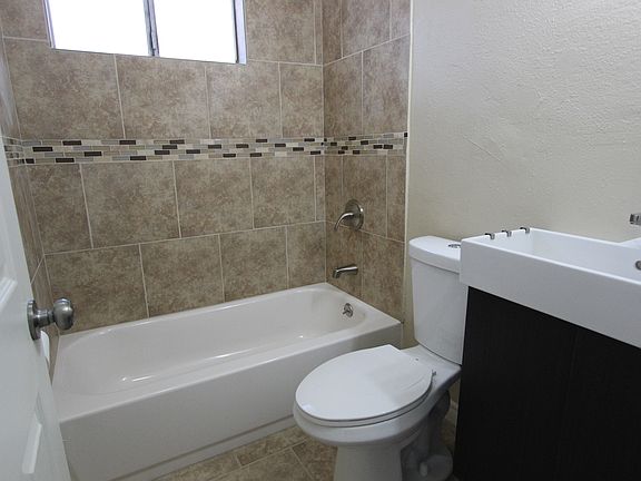 3rd image of 6953 Garden Dr