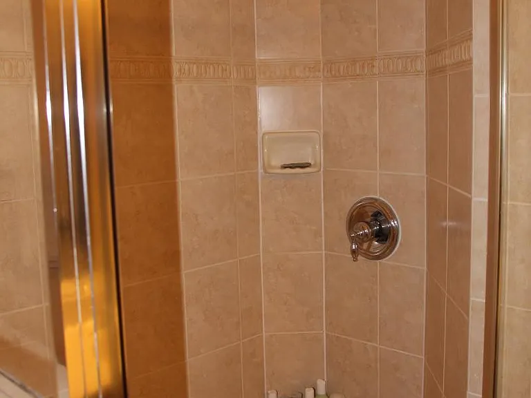 9504 Walker Way — Photo 11