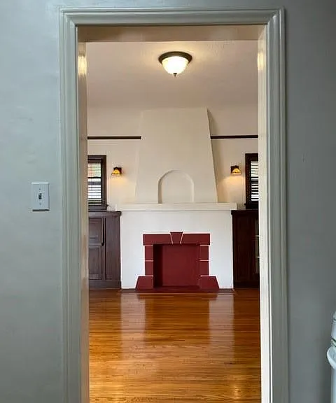 845 N Newport Ave — Photo 5