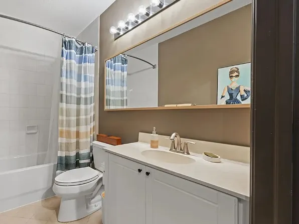 31 Sherman Ter Unit 2, Madison, WI 53704
