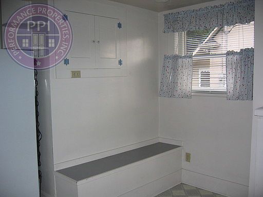 4th image of 3018 NE 43rd Ave