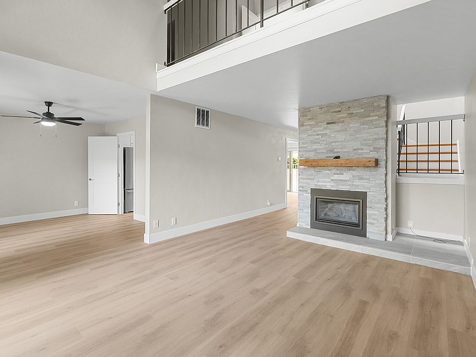 1st image of 120 Alamo Square Dr