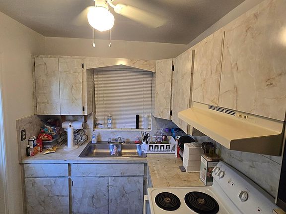 5th image of 617 NW 13TH Terrace