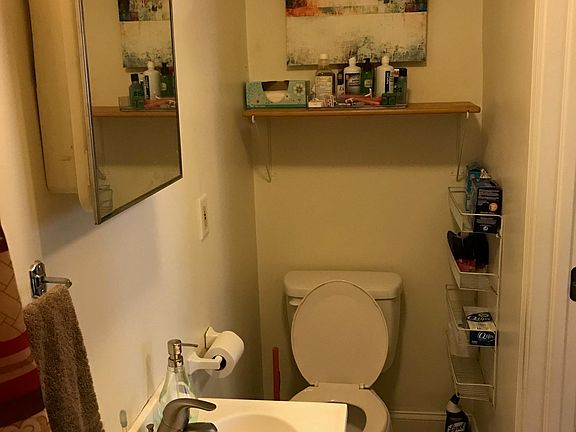 4th image of 11-15 Johnson St #11-A