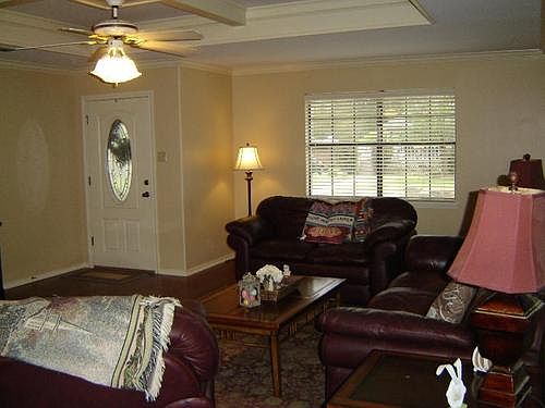 4th image of 301 Monterrey Ln