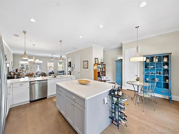 4th image of 316 Coalter Way