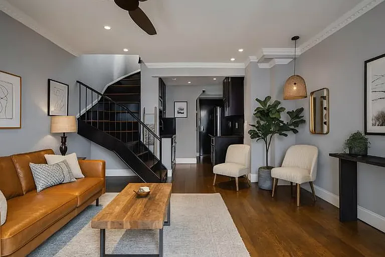 160 E 26th St #5B — Photo 1