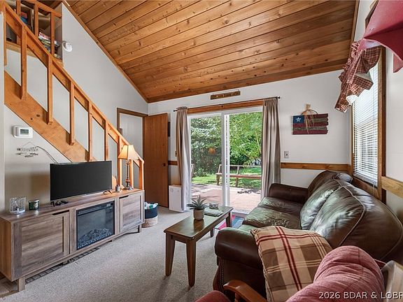 3rd image of 42125 Cedar Crest Pl