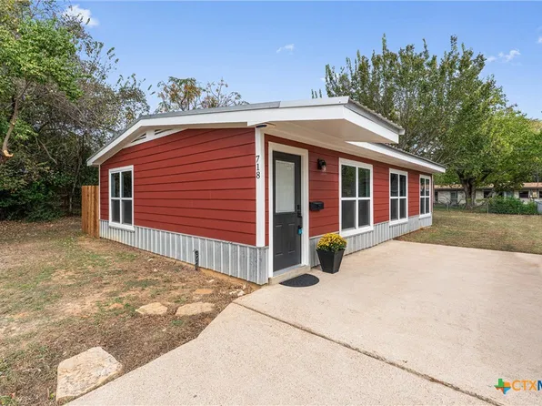 718 Hunter Dr, Rockdale, TX 76567