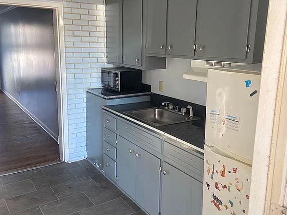 2nd image of 113 W College Ave