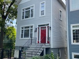 2229 W Wellington Ave, Chicago, IL
