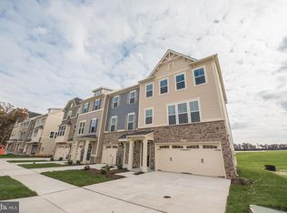 726 Ravenwood Dr, Glen Burnie, MD