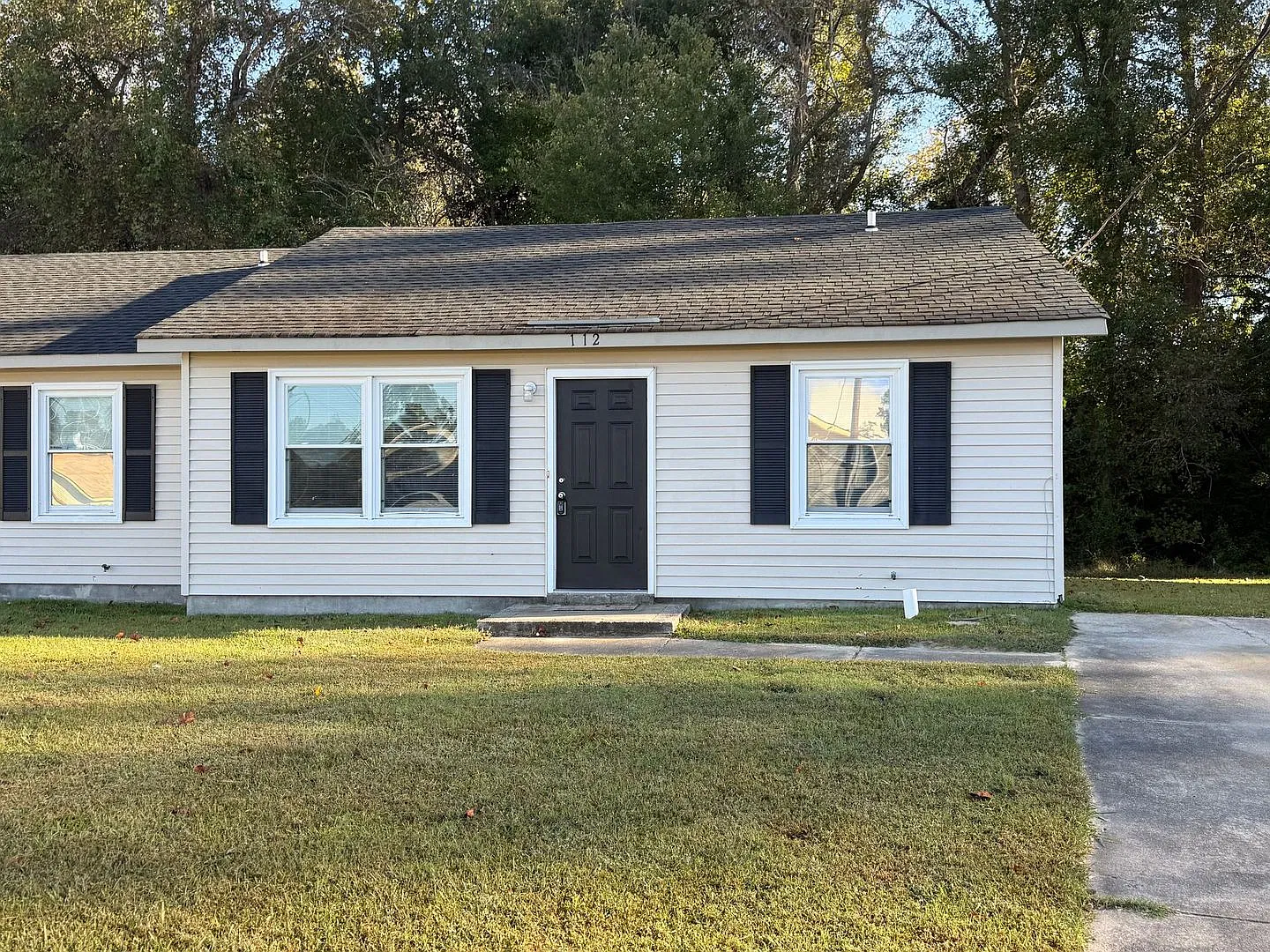 Nice 2 bedroom, 1 bath Duplex — Photo 1