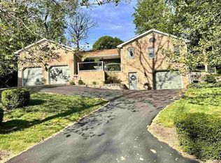 711 Hidden Valley Dr, Richmond, IN 47374
