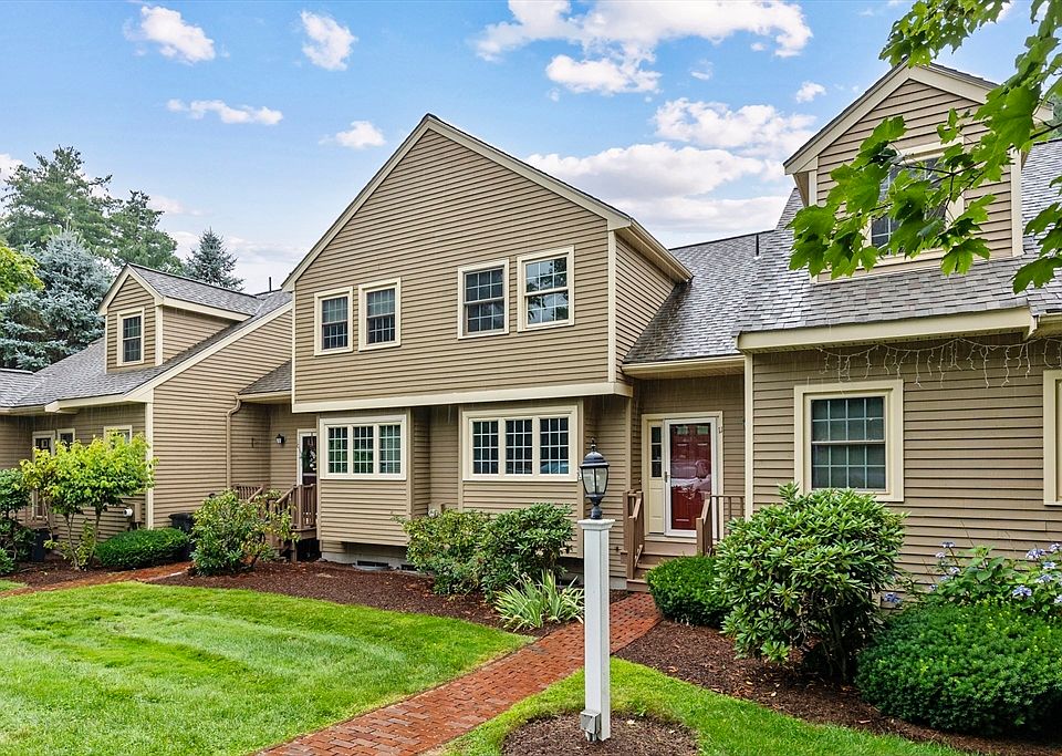 1st image of 11 Rosewood Ln #11