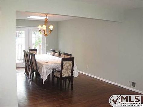 5th image of 160 Glen Ave