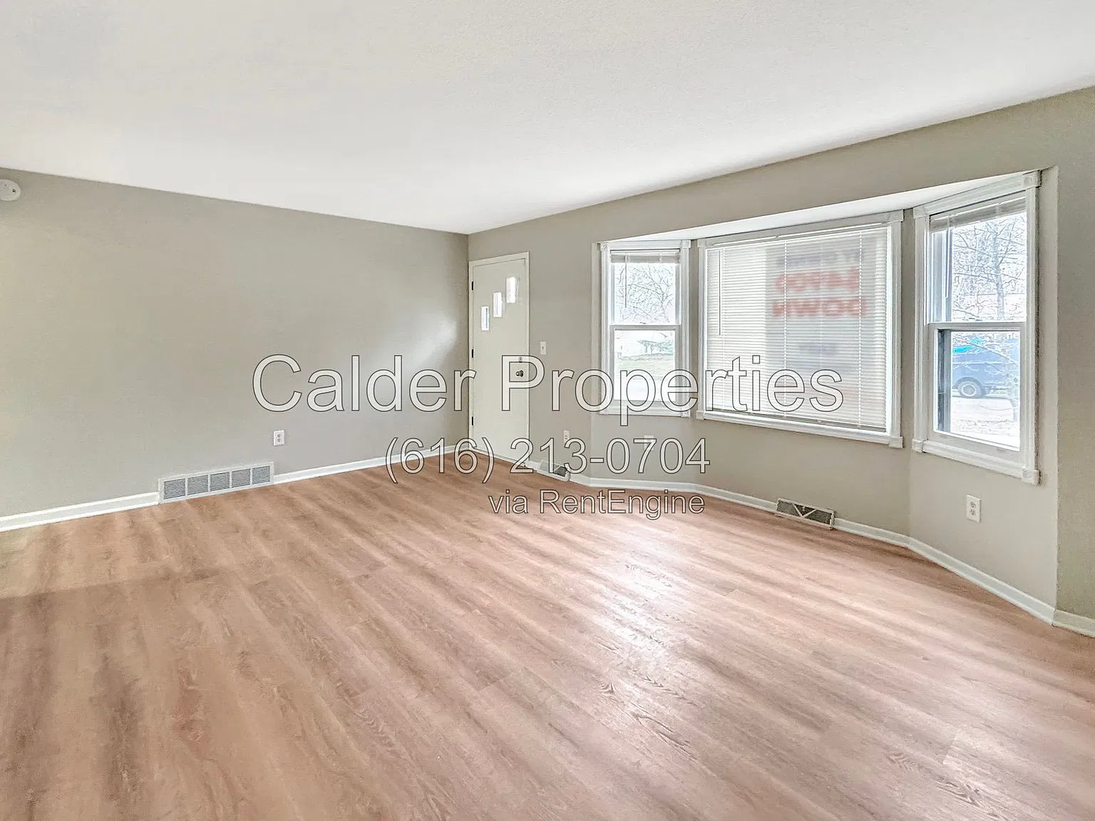 3 bed, 1.5 bath, 2050 sqft, $2,495 — Photo 3