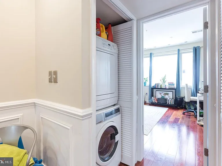 1356 South St #2R — Photo 16