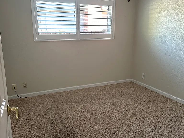 436 N Powers Ave — Photo 17
