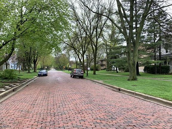 Brick-paved street - very special!