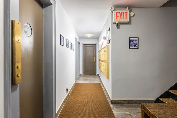 Sold by Manhattan Flats | media 8