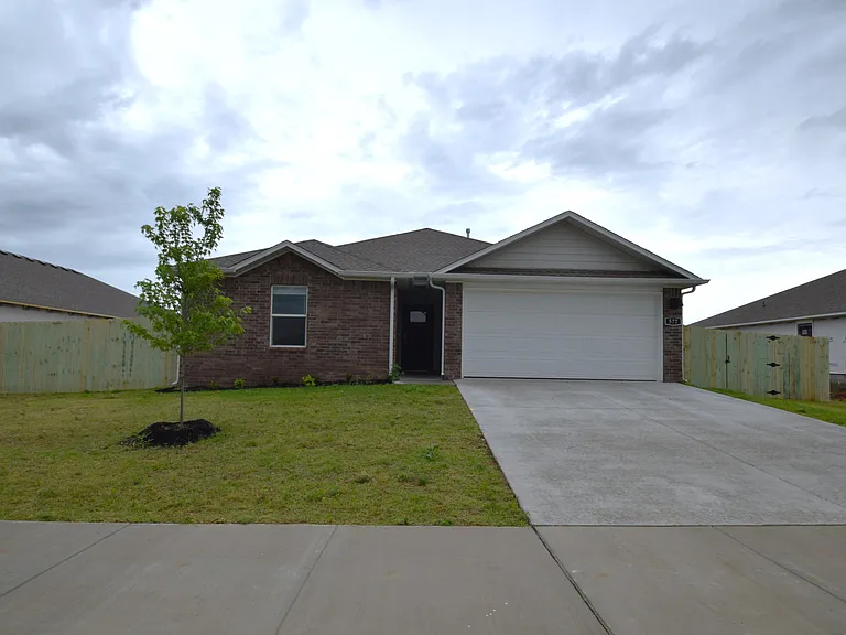 577 Nevada St — Photo 1