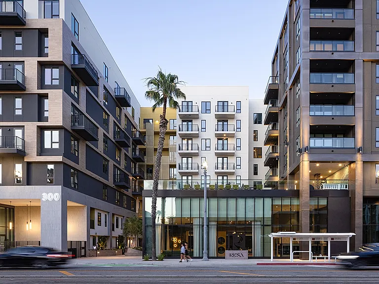 Resa Long Beach — Photo 2