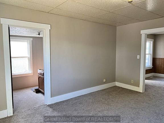 4th image of 130 N Grace Ave