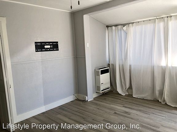 4th image of 1168 Hornblend St