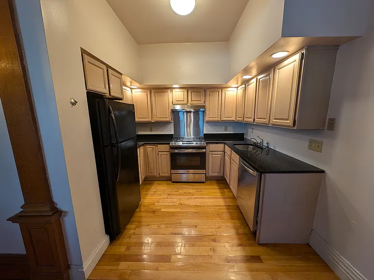 541 University Ave #1 — Photo 24