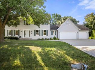 W2983 Farmstead Dr, Appleton, WI 54915
