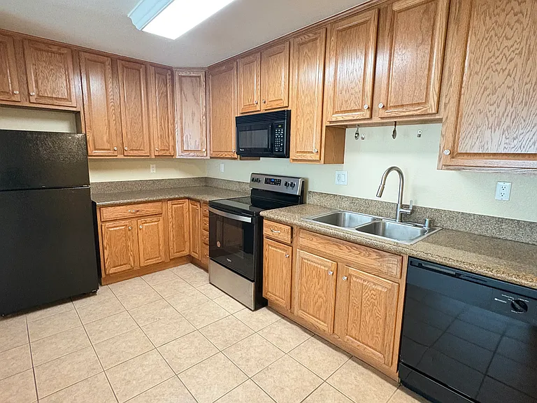 1845 Bayview Heights Dr #101 — Photo 1