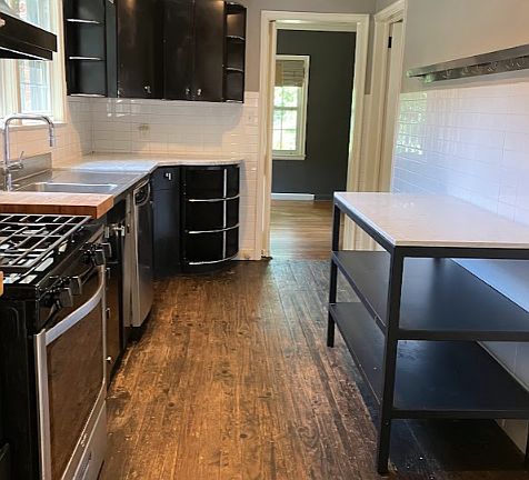 2nd image of 1708 Brewer Blvd SW