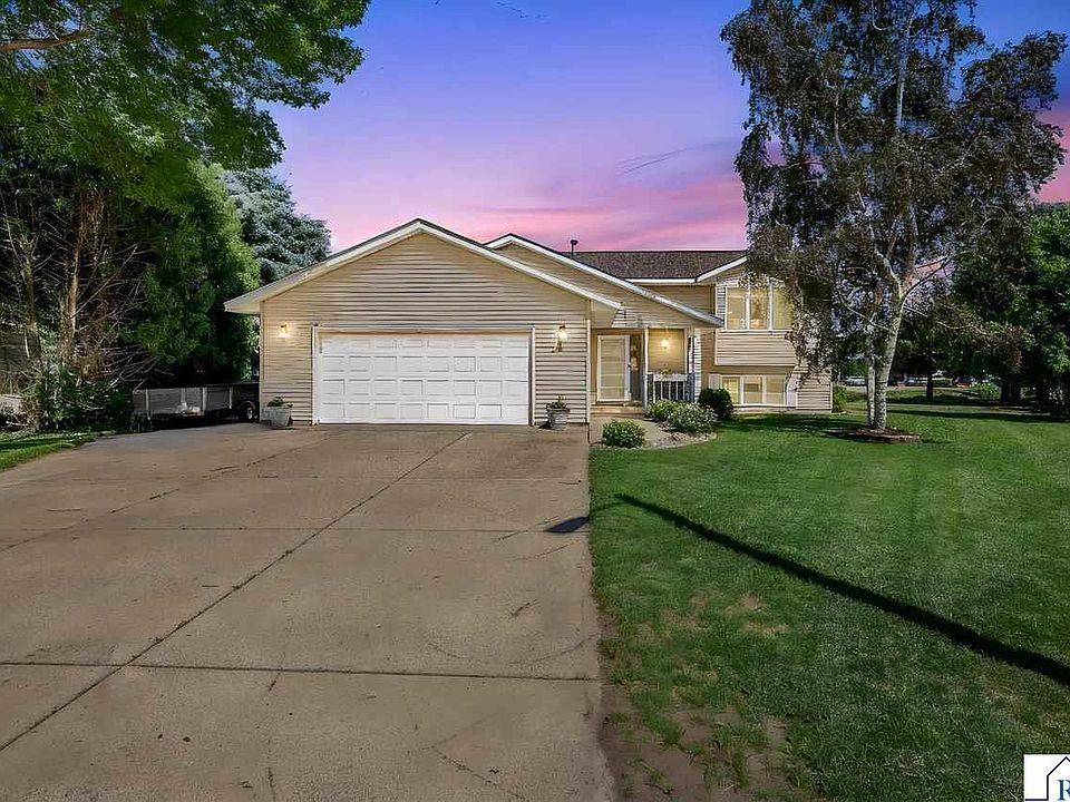 1st image of 513 Sumac Rd