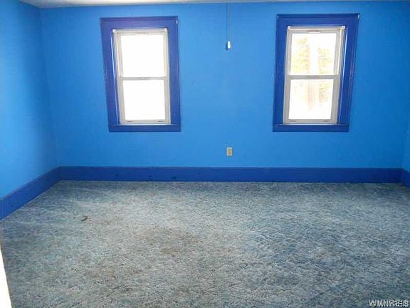 3rd image of 9026 Main St