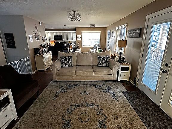 2nd image of 110 Jerri Ann Dr