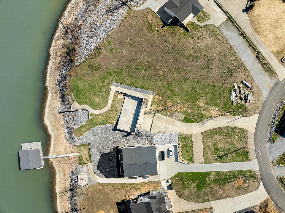 1st image of 583 Sherwood Dr