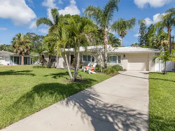 1830 Santa Barbara Dr, Dunedin, FL 34698