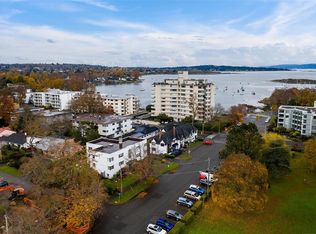 2530 Windsor Rd #4, Oak Bay, BC V8S3E9