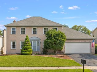 1936 Montclair Dr, Naperville, IL 60565