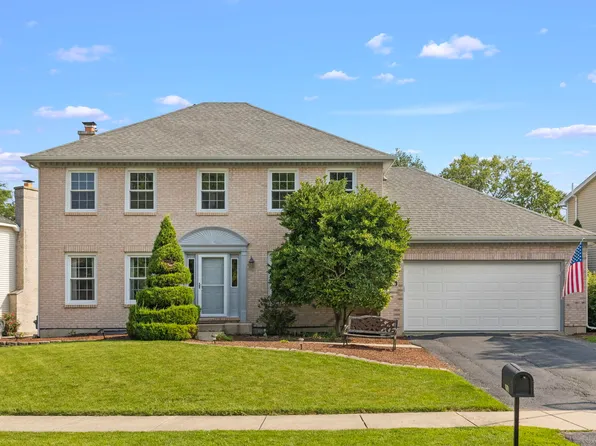 1936 Montclair Dr, Naperville, IL 60565