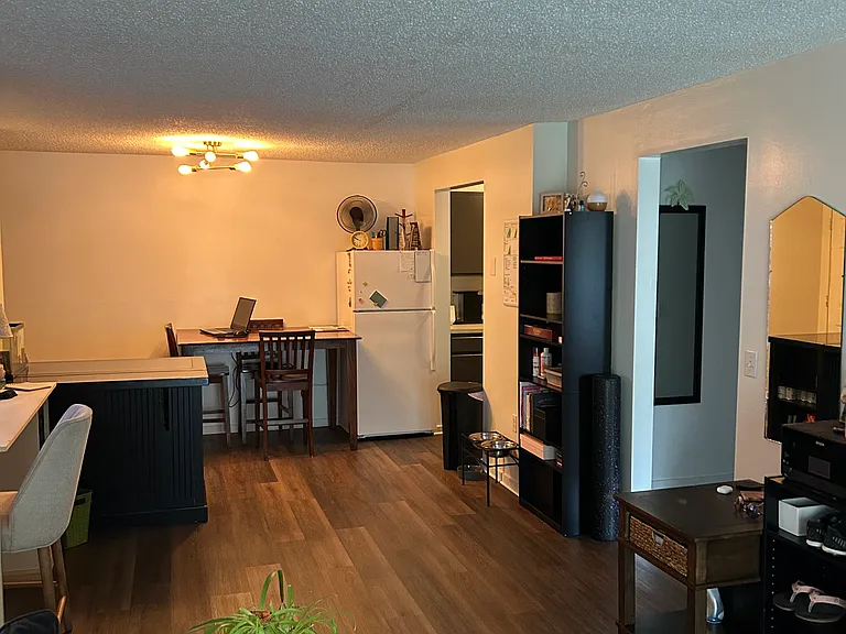 3 Oak Hill Ln #302 — Photo 3